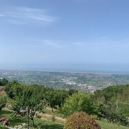 La Terrazza Sulla Versilia Bed & Breakfast 4*