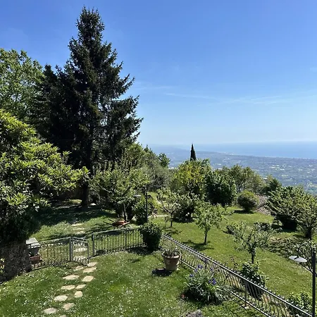 La Terrazza Sulla Versilia Bed & Breakfast Pietrasanta